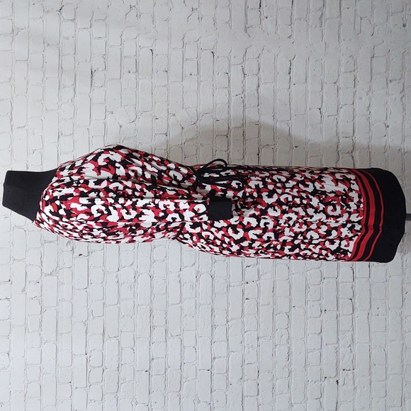 Liz Claiborn Black, Red and White 3/4 Sleeve Shift Dress - Picture 4 of 11